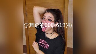 【新片速遞】 美女模特经不住色魔摄影师的诱惑,大尺度掰B私拍流出[452M/MP4/07:46]