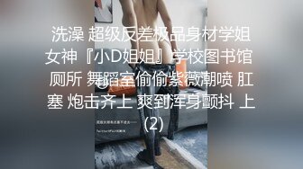 【超级男声原档】脱下裤子准备排便，放了十几秒的P，多毛洞口和屁眼有节奏的越张越大