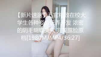 快乐熟女 · 居家淫乱的生活 ❤️ 戴套上阵安全第一，服务相当到位，吹硬舔爽在做爱 13V (2)