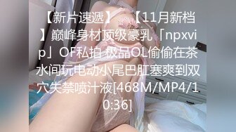 少女镜前跪地口交