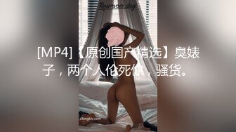 哺乳期人妻的诱惑，有露脸性感好身材，逼逼特写跟狼友互动聊天听指挥，翘挺的奶子挤奶水给狼友喝精彩刺激