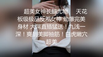 呆萌甜美可爱的小女生【雅咯哩哒啦】‘我不是绿的，我是彩的’，包夜任你干哦，胸部还在发育阶段，揉奶示诚意！