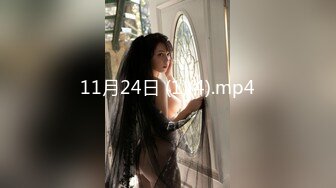 [MP4/ 518M] 婴儿肥肉嘟嘟像混血激情操逼，旁边还有个解说，翘起肥臀特写，自己骑上来扭动小腰